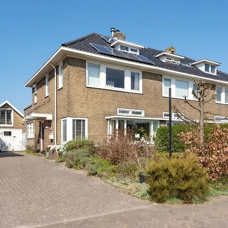 Central In Near Garden * Heiloo